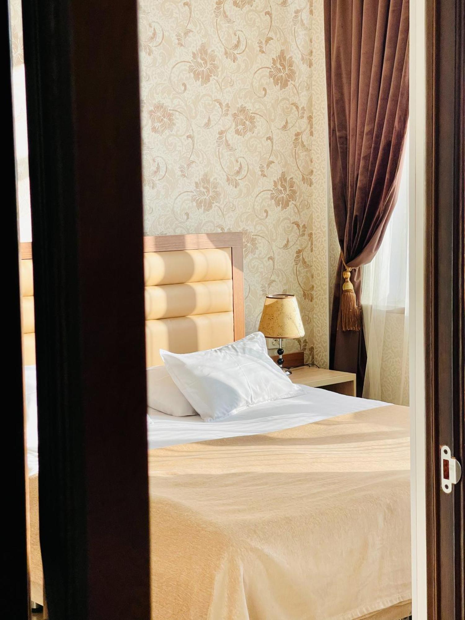 Dostyk Hotell Kyzylorda Exteriör bild
