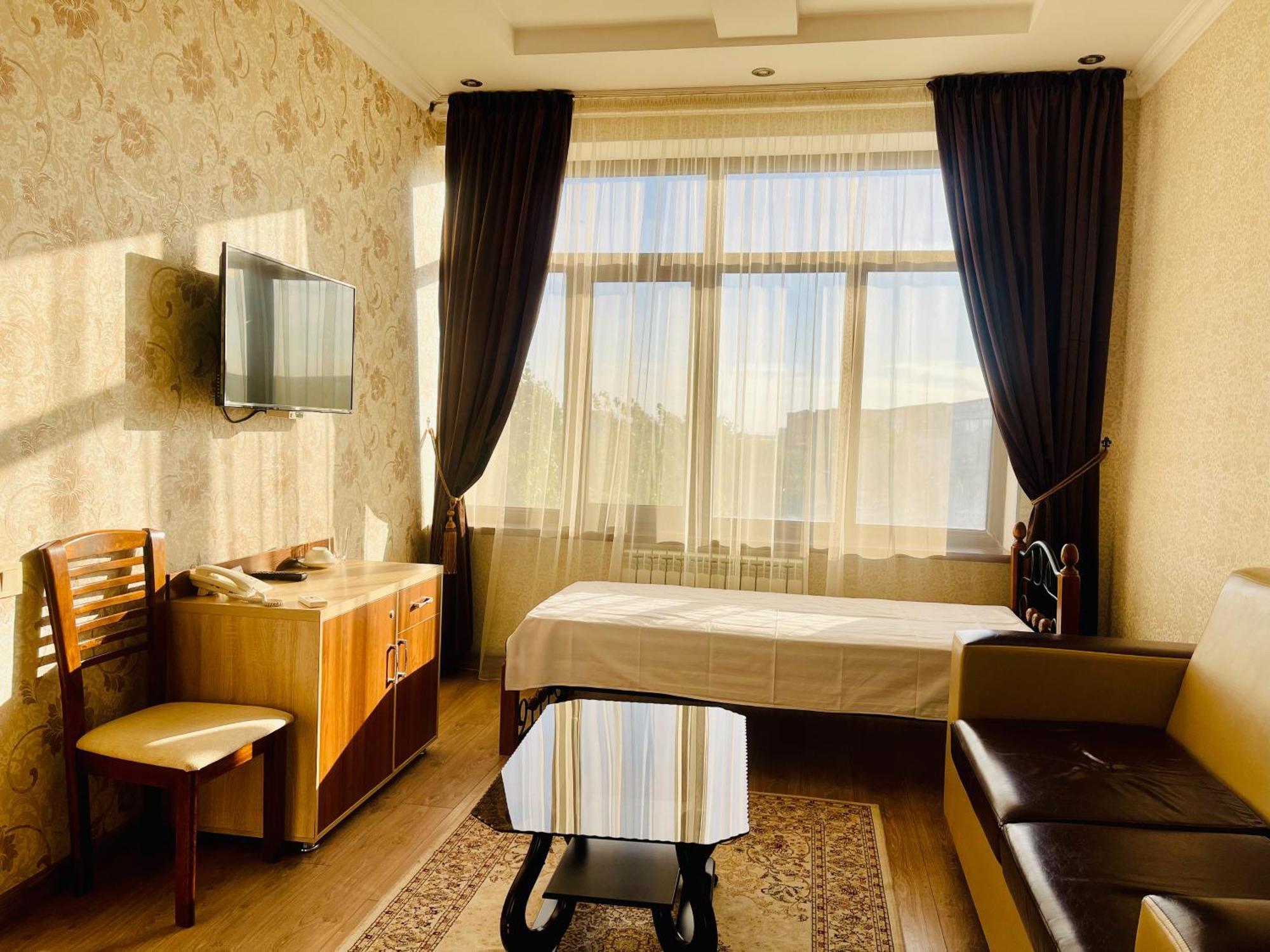 Dostyk Hotell Kyzylorda Exteriör bild
